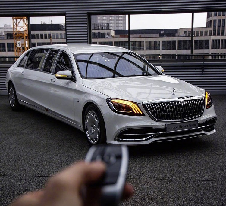 Gối tựa lưng ô tô cao cấp bằng da NAPPA Mercedes Maybach Pullman